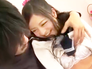 鈴木心海　とっても可愛いハーフのロリカワ美少女が優しい男優さん達に丁寧にリードされながら電マや3Pでたくさん気持ちよくなっちゃうAVデビュー erovideo女の子のための無料H動画