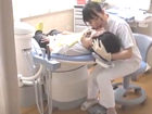 色白肌の可愛い女性歯科衛生士がディープキスで男性患者を治療しちゃう女性優位エッチ 裏アゲサゲ 女性のための無料アダルト動画