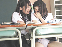 【レズ】霧島さくら/生田みく　クラスメイトの仲良し女子校生2人は百合カップルで授業中も先生にバレないようにドキドキこっそりレズっちゃう 裏アゲサゲ　女の子のための無料H動画
