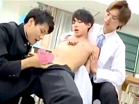 【ゲイBL】魁斗/琉星/遥斗　サッカー部キャプテンのイケメン男子校生が同級生男子とメガネ＆白衣のセクハラ男性教師に無理やり犯されちゃう3PゲイSEX TheGay 女の子のための無料 H 動画