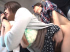 向理来　欲求不満のむちむちボディの人妻がバスで隣にいたイケメンに谷間を見せつけ誘惑し乗客に隠れてこっそり濃厚セックス JavyNow女性のための無料アダルト動画